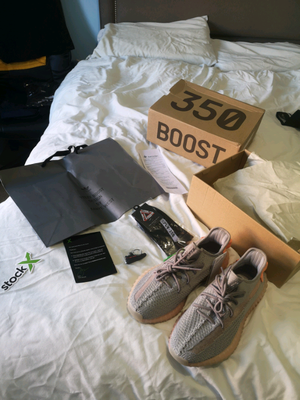 REAL VS FAKE ADIDAS YEEZY BOOST 350 V2 HYPERSPACE COMPARISON